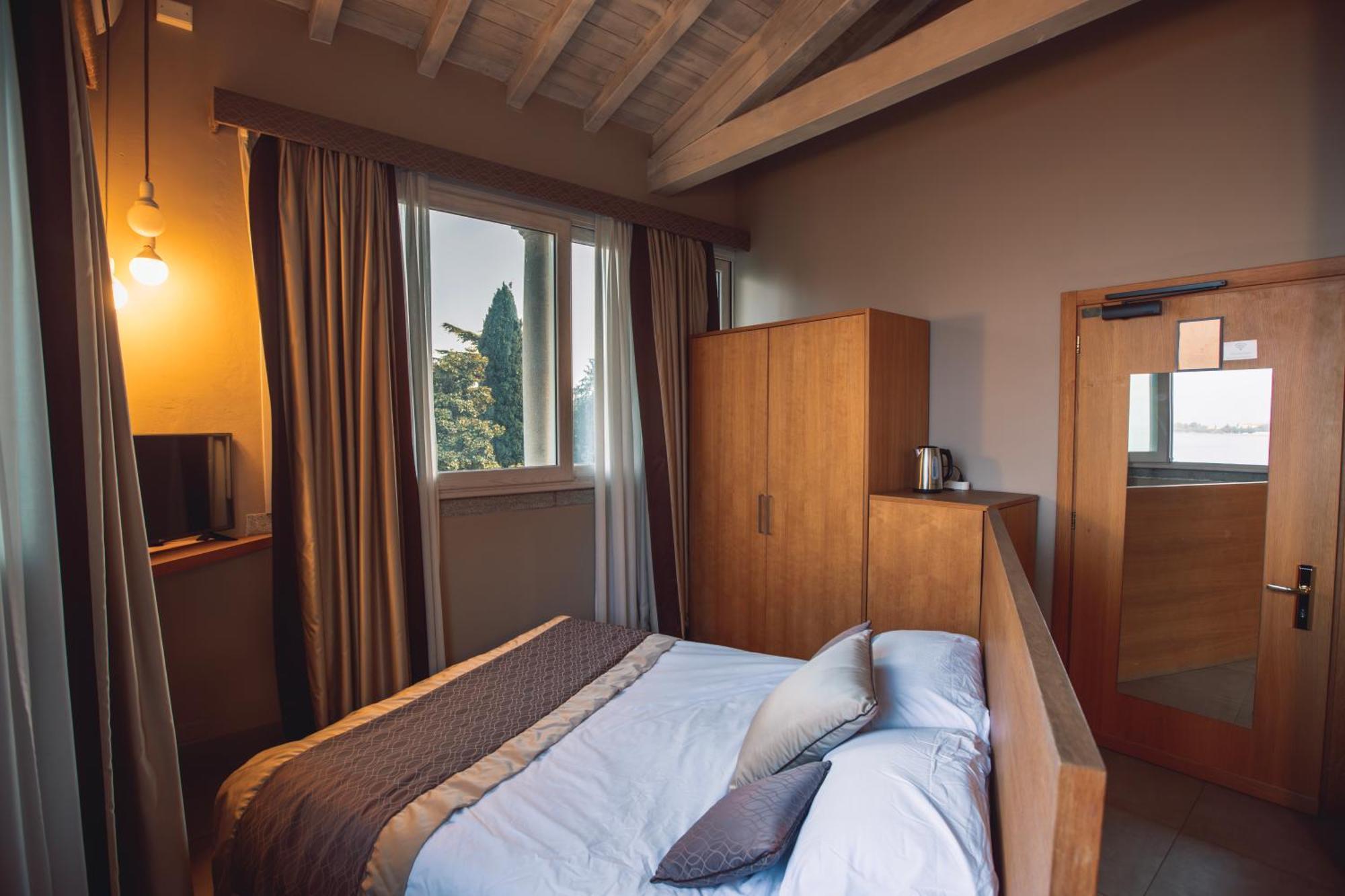 Hotel Villa Maria Au Lac - Estella Hotels Italia Тосколано-Мадерно Экстерьер фото